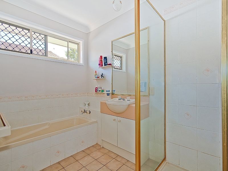 9 Folkstone Street, Wellington Point QLD 4160
