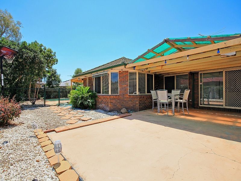 9 Folkstone Street, Wellington Point QLD 4160
