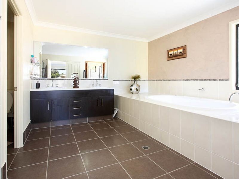 99 Tyberry Street, Chandler QLD 4155