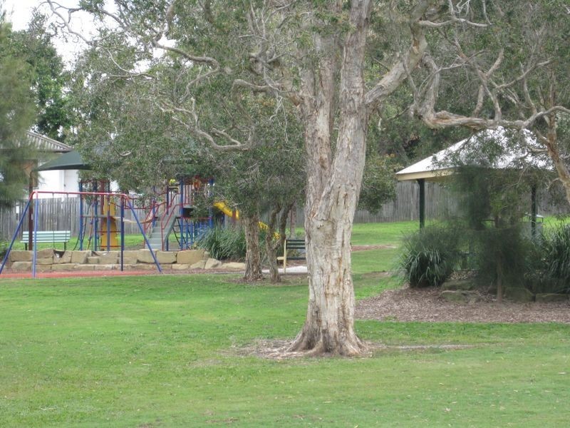 42 Curtis Street, Manly QLD 4179