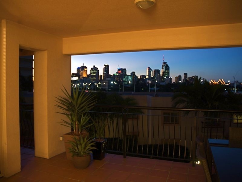 17/50 Lower River Terrace, South Brisbane QLD 4101