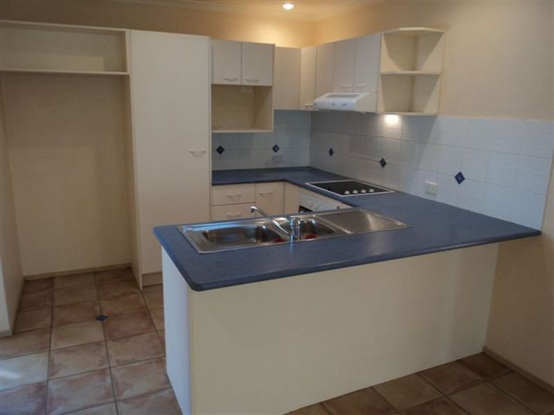 2/9 Daveson Street, Capalaba QLD 4157