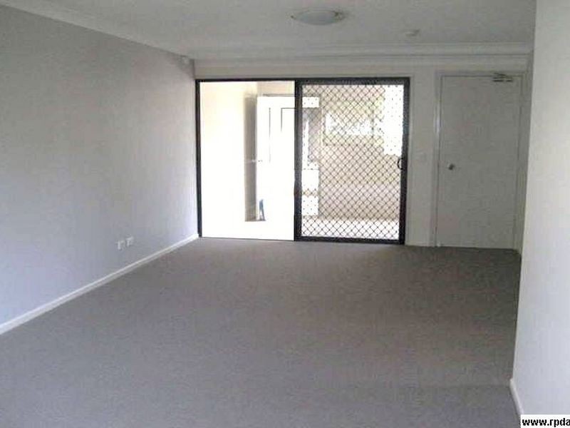 2/25 Pittwin Rd, Capalaba QLD 4157