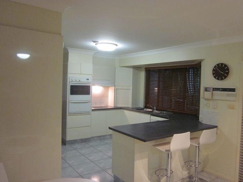 9 Quetta Close, Carindale QLD 4152