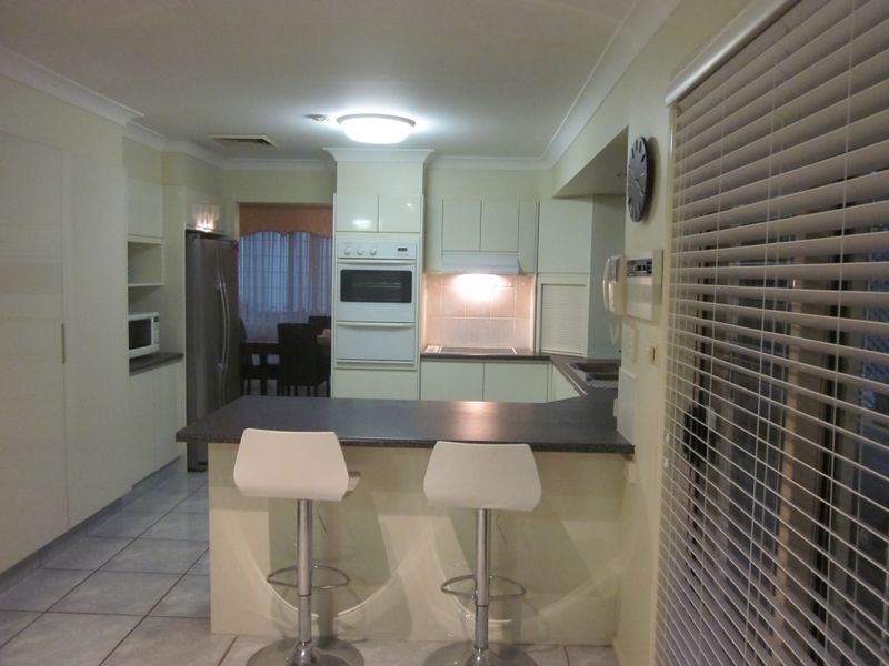 9 Quetta Close, Carindale QLD 4152