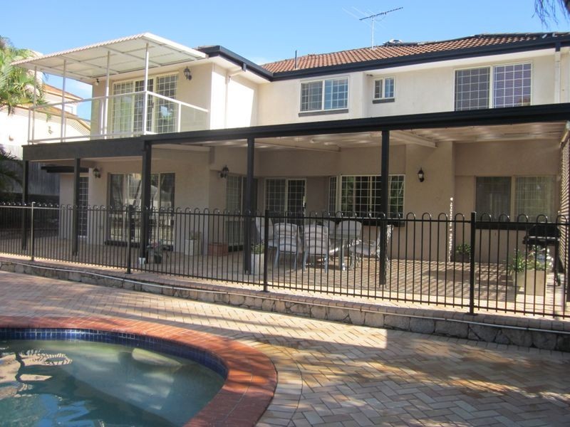 9 Quetta Close, Carindale QLD 4152