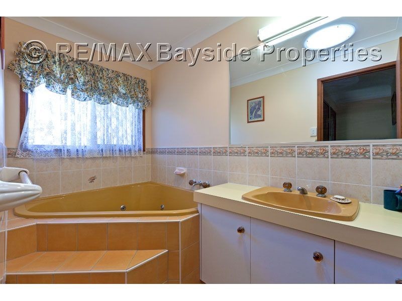 63 Whitehall Avenue, Birkdale QLD 4159