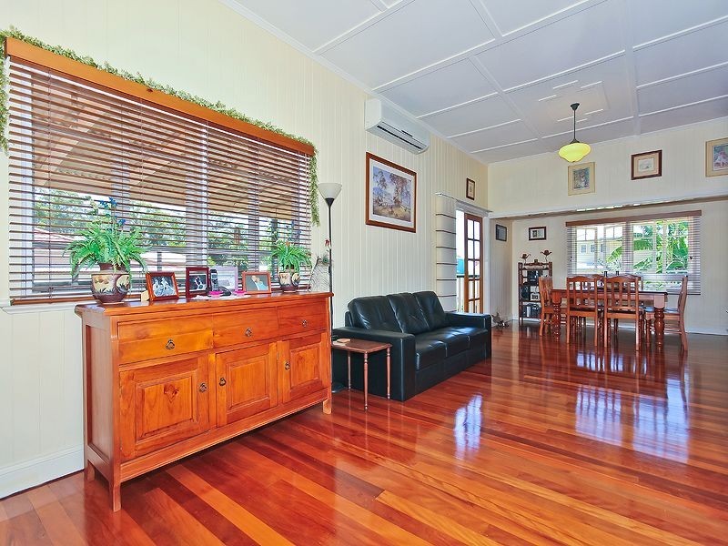 75 Main Road, Wellington Point QLD 4160