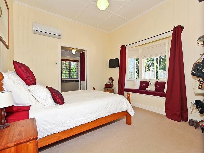 75 Main Road, Wellington Point QLD 4160