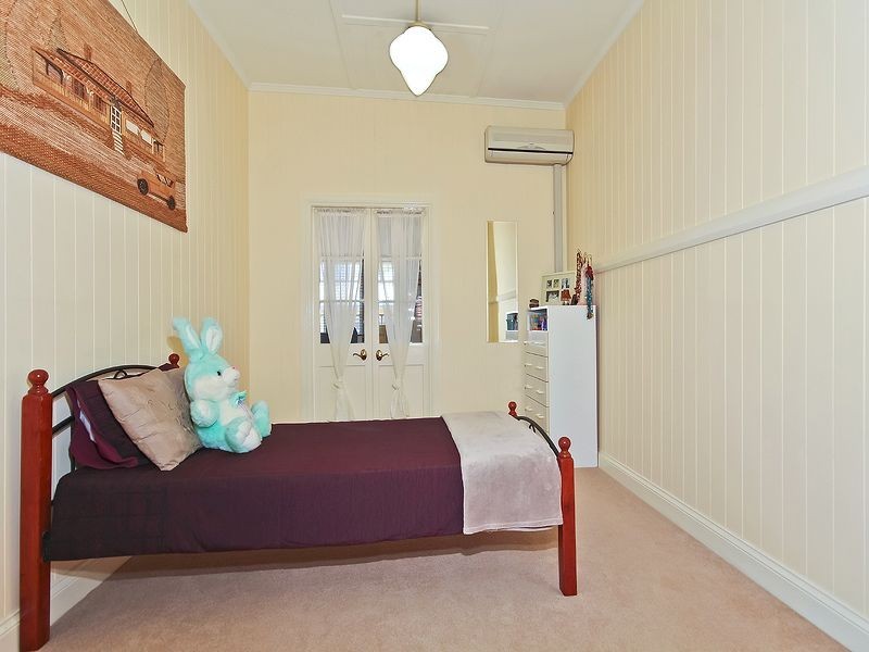 75 Main Road, Wellington Point QLD 4160