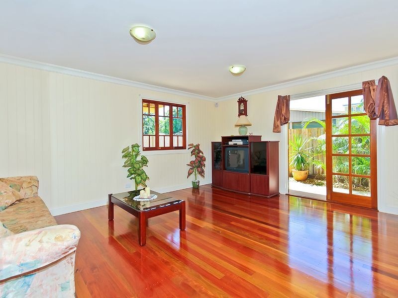 75 Main Road, Wellington Point QLD 4160