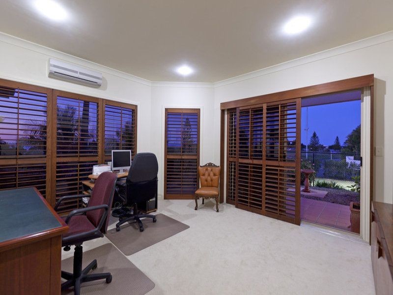 6 Commodore Drive, Birkdale QLD 4159