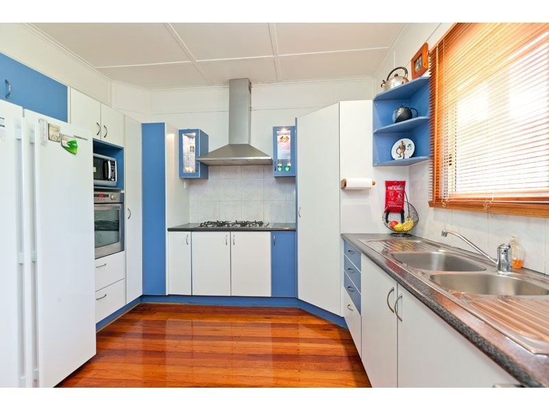 254 Whites Road, Lota QLD 4179