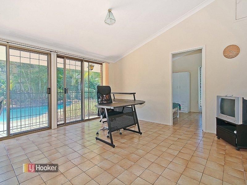 24 Henderson Road, Sheldon QLD 4157