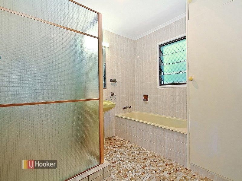 24 Henderson Road, Sheldon QLD 4157