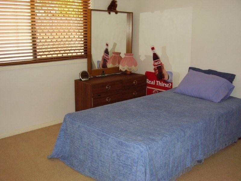 8 Lindeman Place, Redland Bay QLD 4165