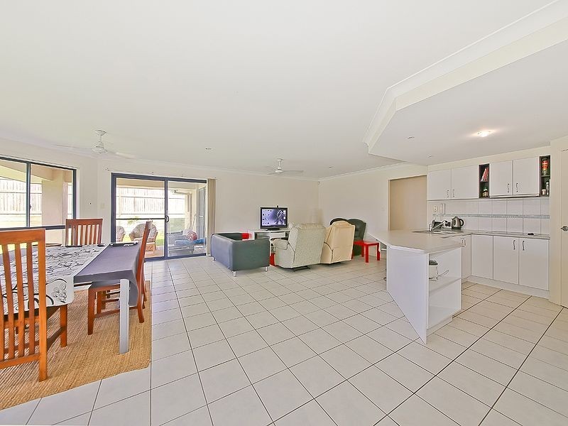 14 Portland Parade, Redland Bay QLD 4165