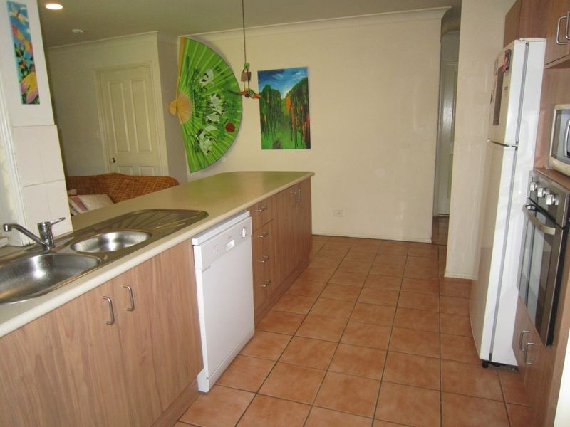 2 Friend Street, Wakerley QLD 4154