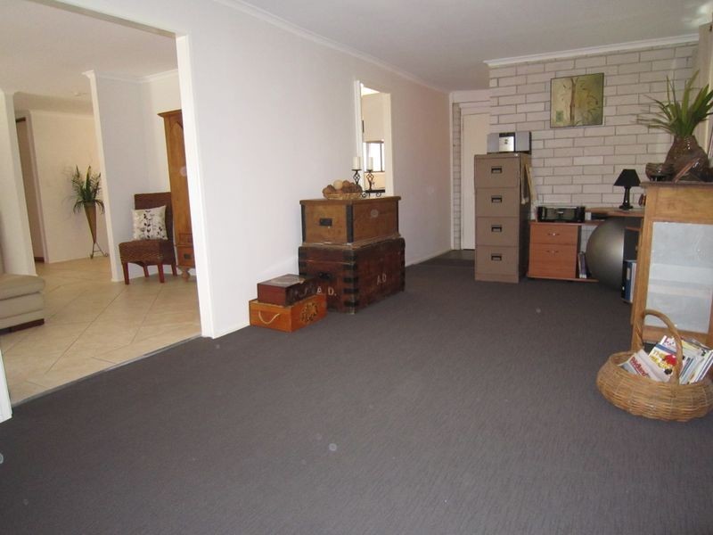 36 Sunnybay Drive, Birkdale QLD 4159