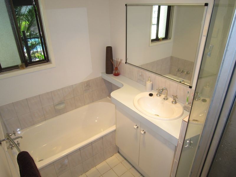 36 Sunnybay Drive, Birkdale QLD 4159