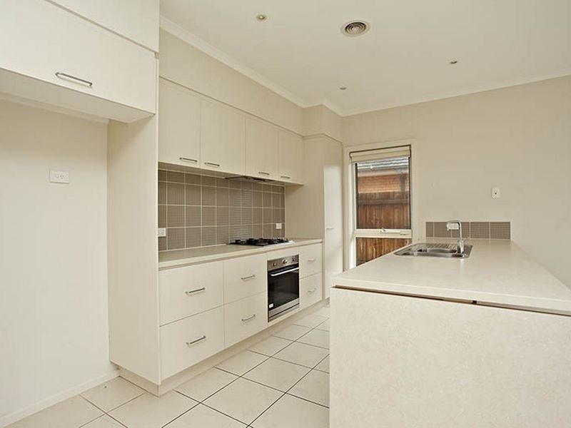 5 Turnstone Drive, Point Cook VIC 3030