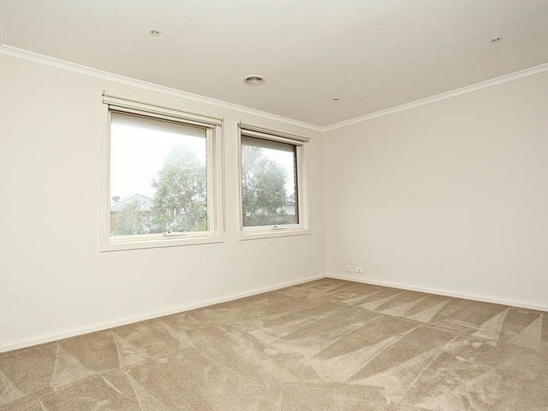 5 Turnstone Drive, Point Cook VIC 3030