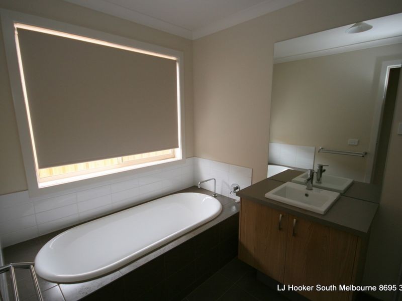 59 Alamanda Boulevard, Point Cook VIC 3030