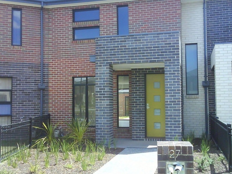 27 Evergreen Boulevard, Clayton South VIC 3169