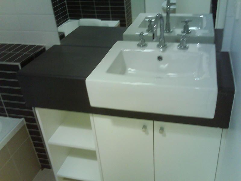 27 Evergreen Boulevard, Clayton South VIC 3169