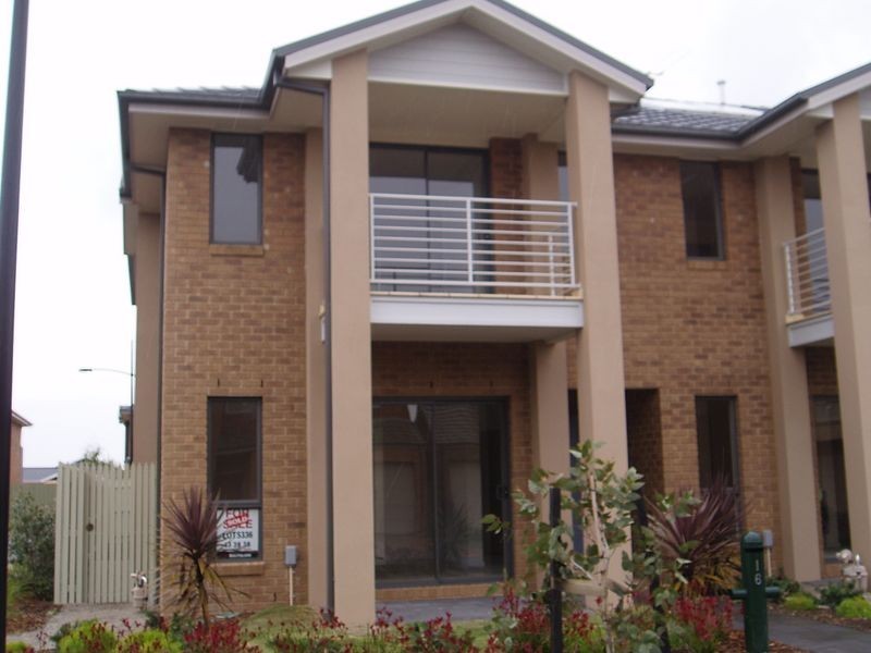 16 Turnstone Drive, Point Cook VIC 3030