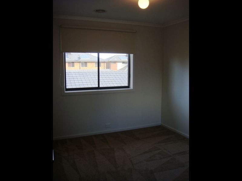 16 Turnstone Drive, Point Cook VIC 3030