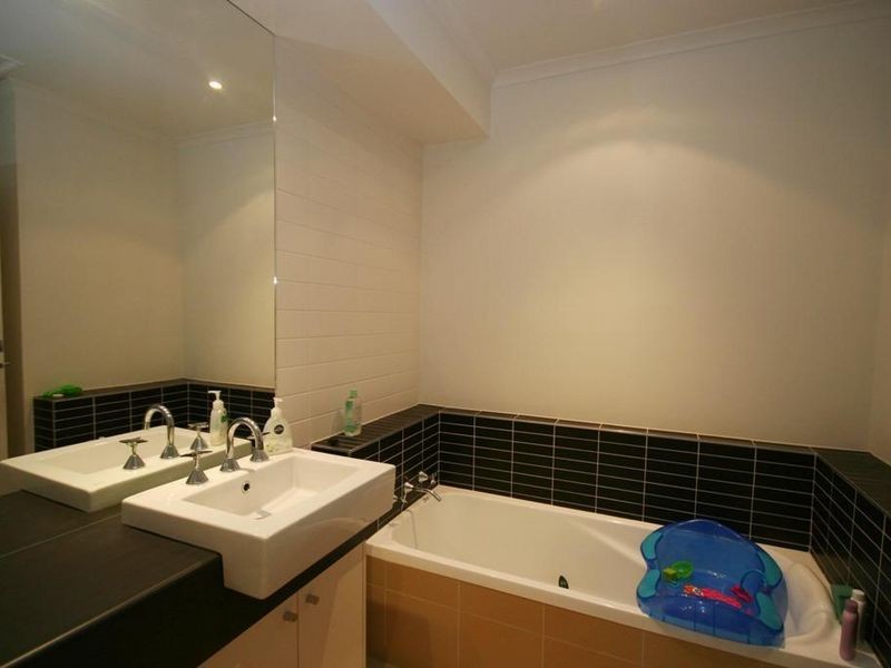 13 Evergreen Blvd, Clayton South VIC 3169