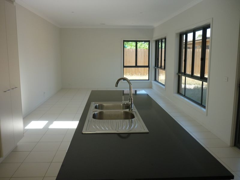 13 Parry Drive, Sunshine West VIC 3020