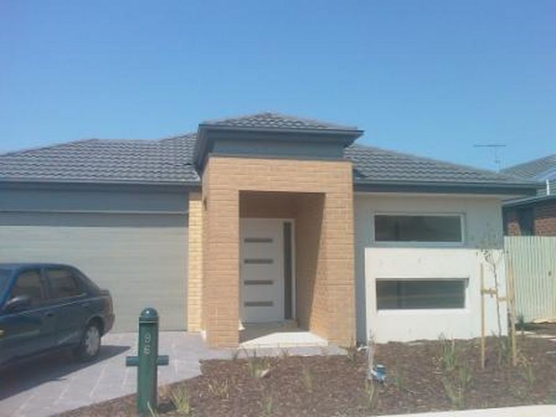 96 Duncombe Park Way, Deer Park VIC 3023