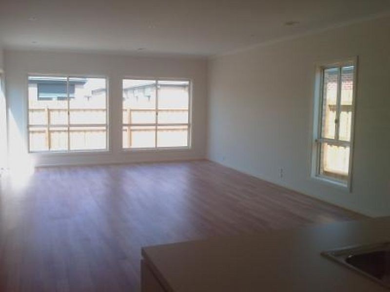 96 Duncombe Park Way, Deer Park VIC 3023