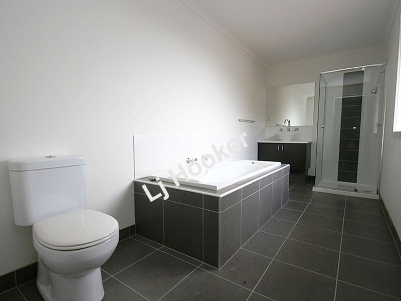 7 Banning Court, Point Cook VIC 3030