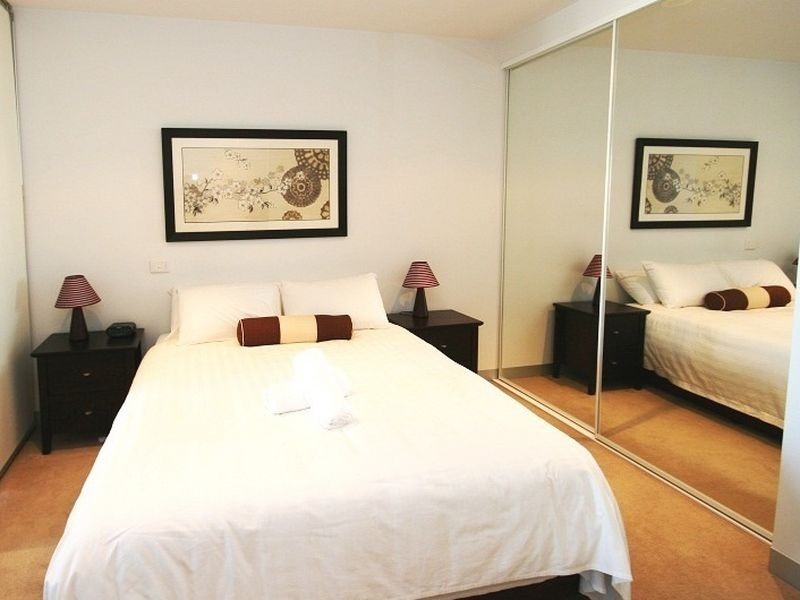 1018/555 Flinders Street, Melbourne VIC 3000