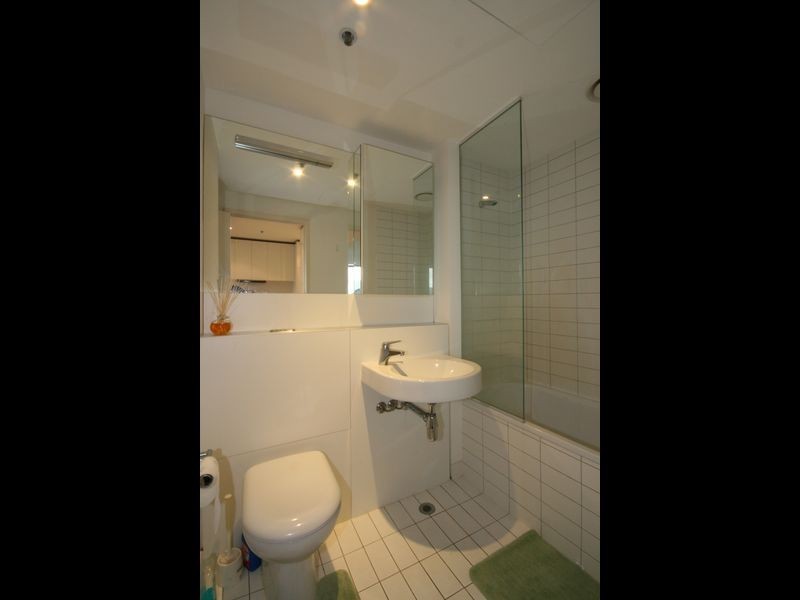 1101/620 Collins Street, Melbourne VIC 3000