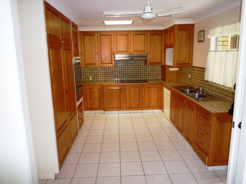 10 Gilliver, Eastern Heights QLD 4305