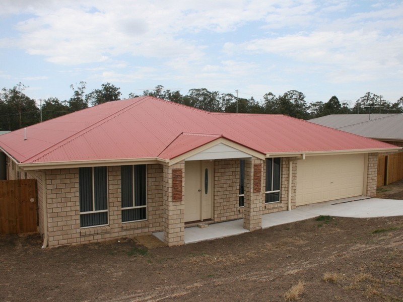 25 Eric Drive, Blackstone QLD 4304