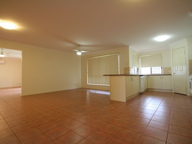 28 KATHLEEN PLACE, Yamanto QLD 4305