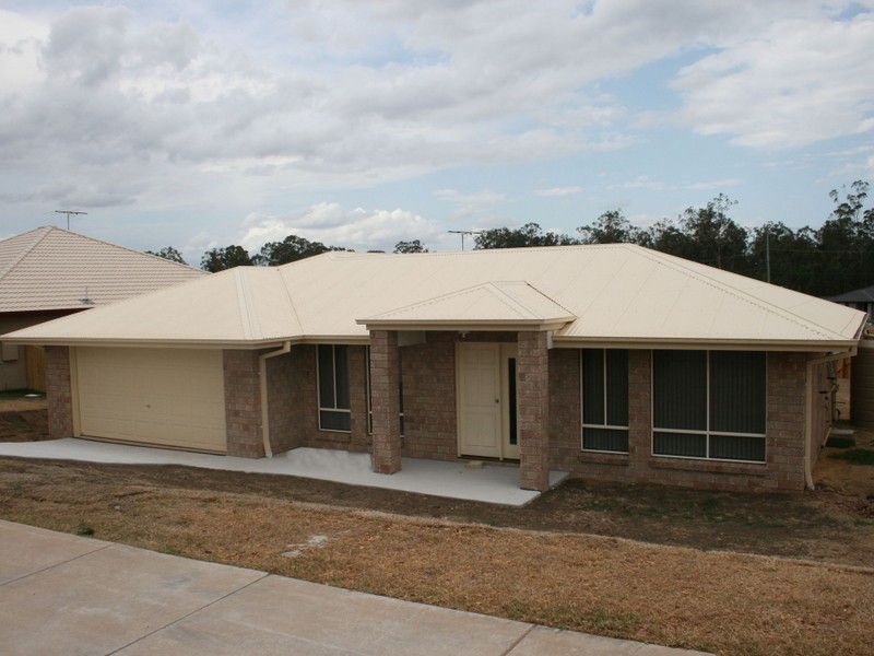 27 Eric Drive, Blackstone QLD 4304