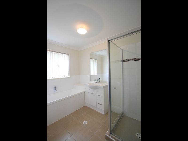 27 Eric Drive, Blackstone QLD 4304