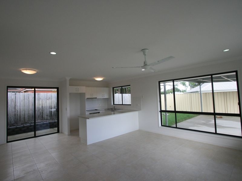 1 & 2/25 DARZEE STREET, Brassall QLD 4305