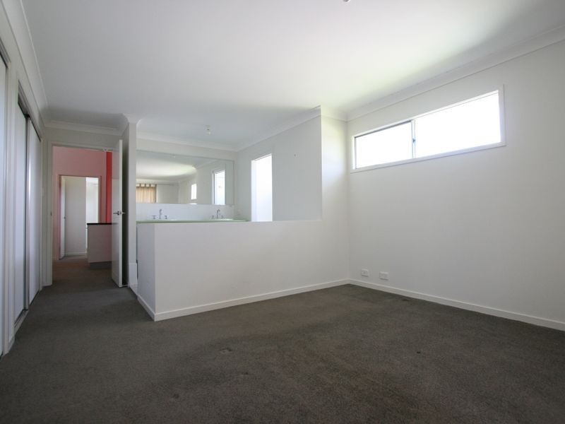 6 Bremer Pde Basin Pocket, Ipswich QLD 4305