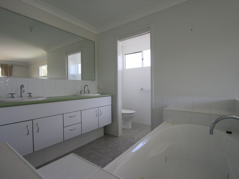 6 Bremer Pde Basin Pocket, Ipswich QLD 4305