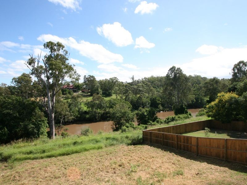 6 Bremer Pde Basin Pocket, Ipswich QLD 4305