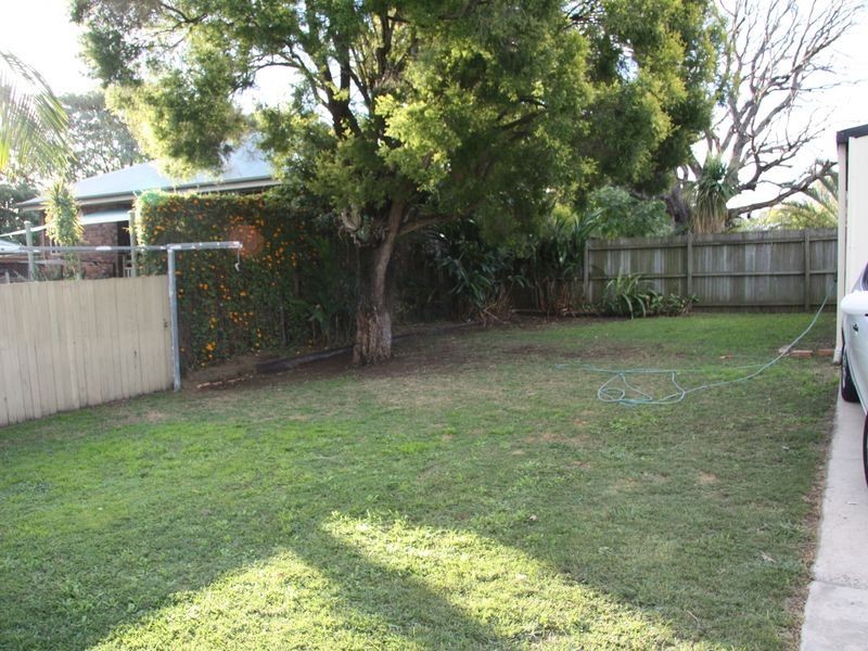 68A Cemetery Rd, Eastern Heights QLD 4305