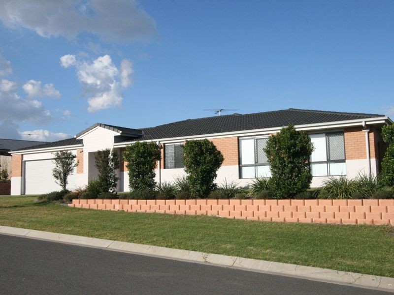 18 LILLYPILLY CRESCENT, Flinders View QLD 4305