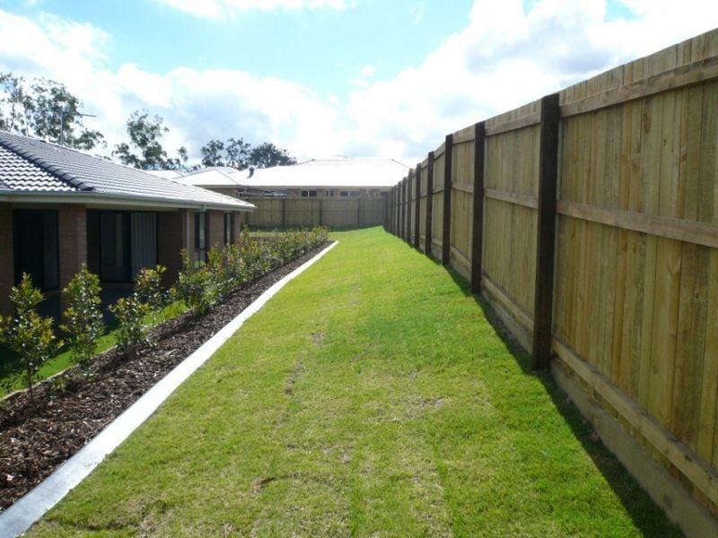 18 LILLYPILLY CRESCENT, Flinders View QLD 4305